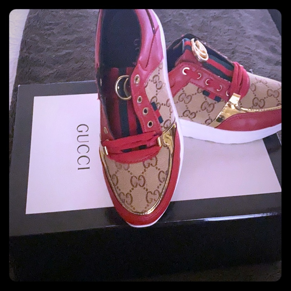 Gucci gym shoes